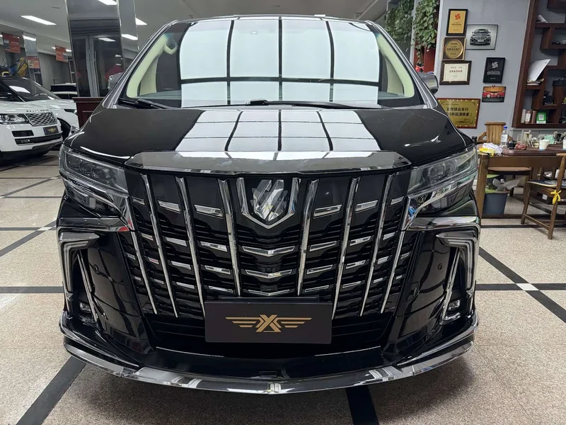 Toyota Alphard — фото 2