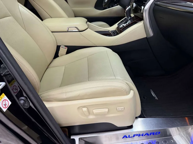Toyota Alphard — фото 22