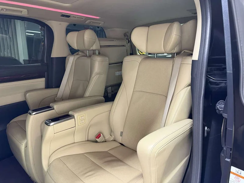 Toyota Alphard — фото 24