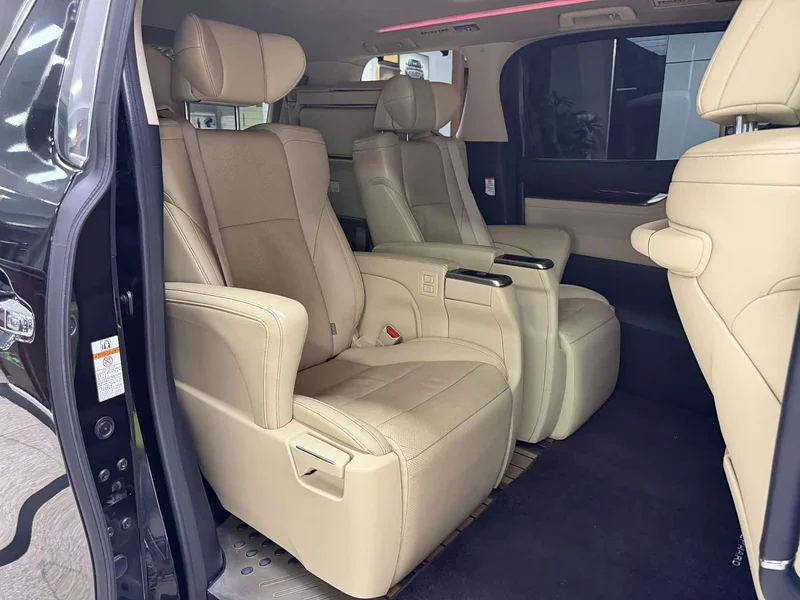 Toyota Alphard — фото 26