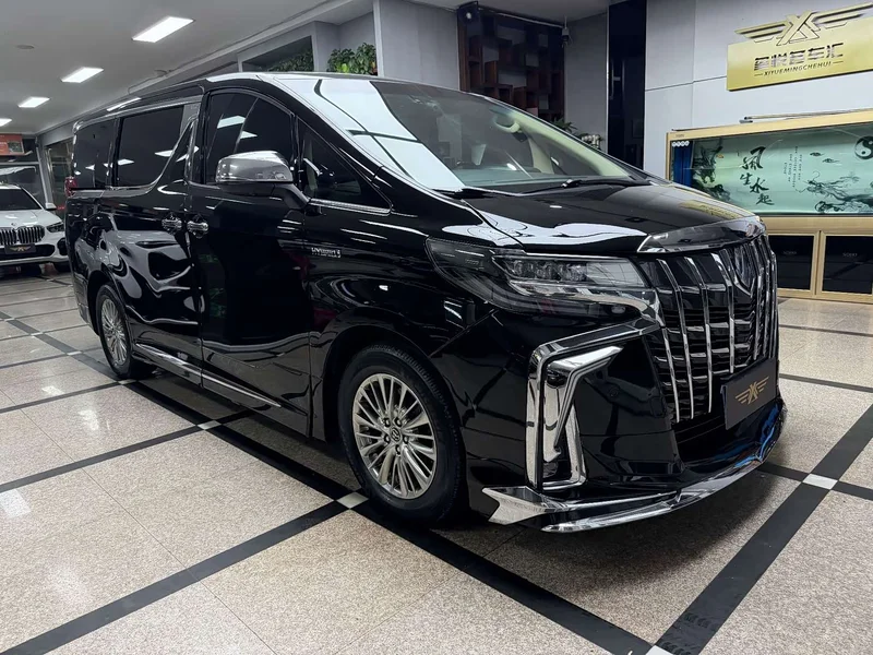Toyota Alphard — фото 3