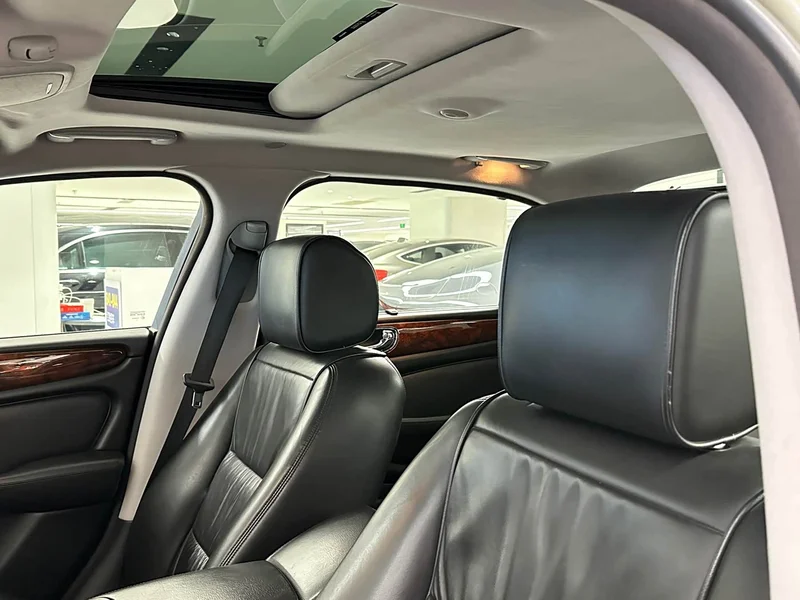 Jaguar XJ — фото 11