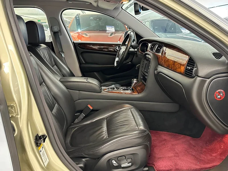 Jaguar XJ — фото 13