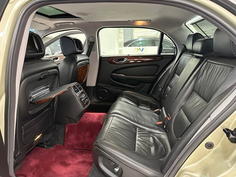 Jaguar XJ — фото 15