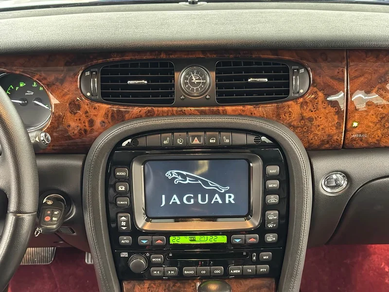 Jaguar XJ — фото 20