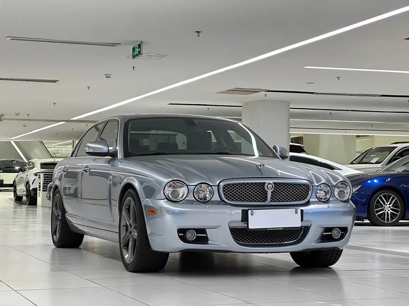 Jaguar XJ — фото 3