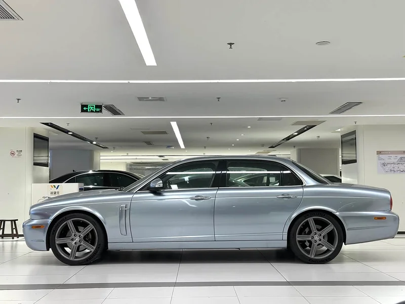 Jaguar XJ — фото 4