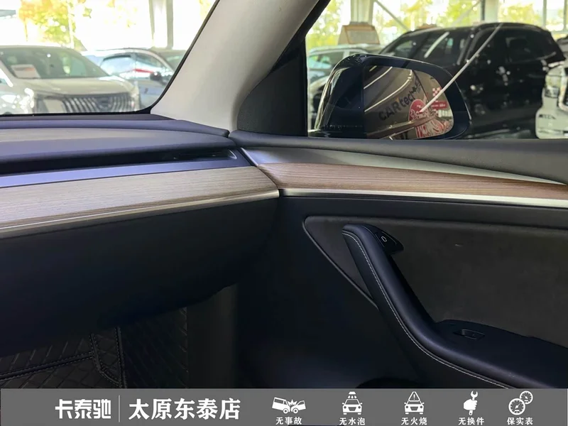Tesla Model Y — фото 12