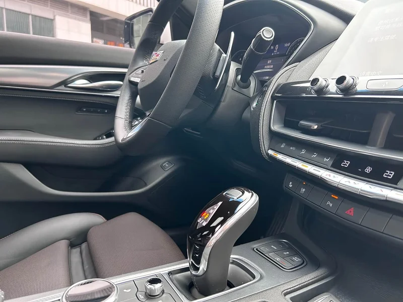 Cadillac CT5 — фото 14