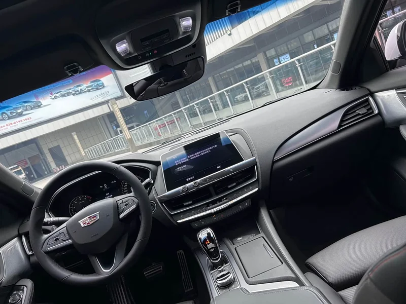 Cadillac CT5 — фото 15