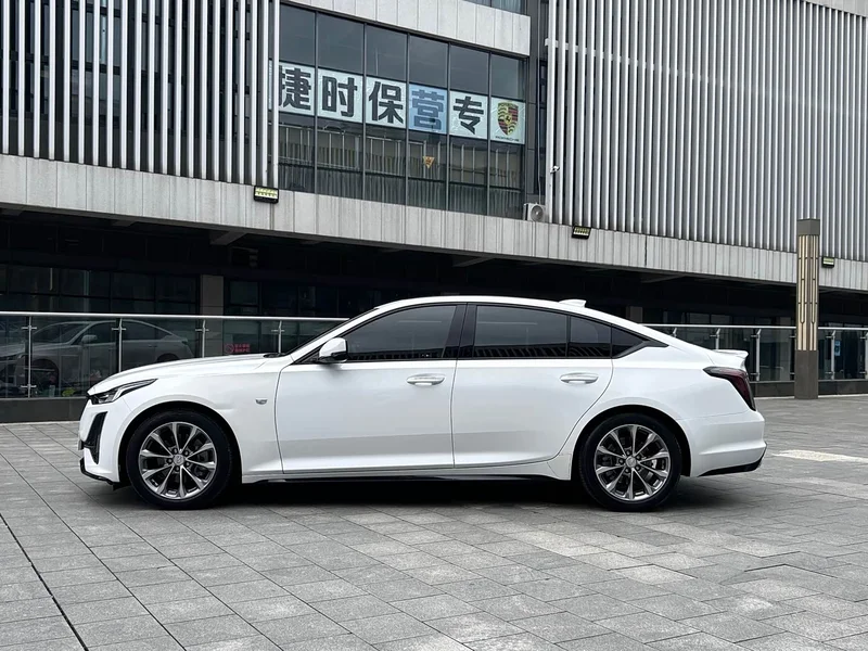 Cadillac CT5 — фото 4