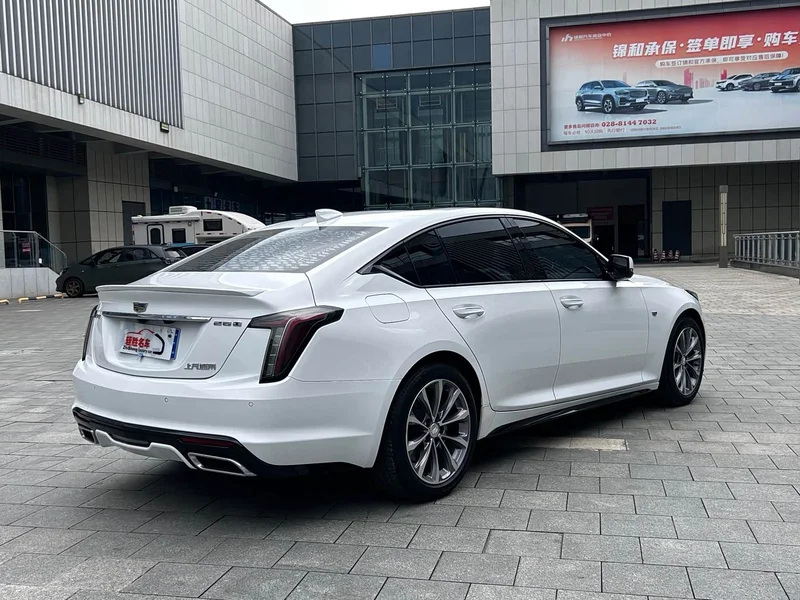 Cadillac CT5 — фото 7