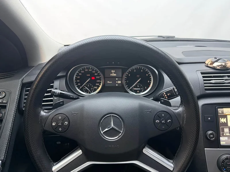 Mercedes-Benz R-Class — фото 14