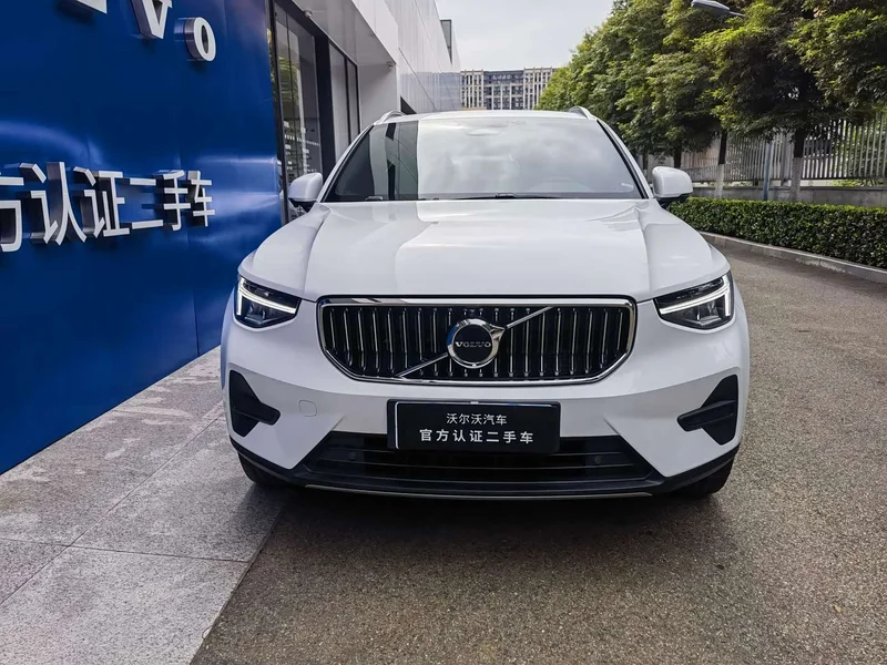Volvo XC40 — фото 2