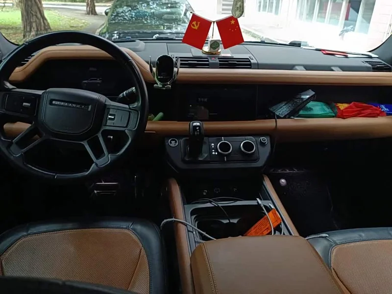 Land Rover Defender — фото 12