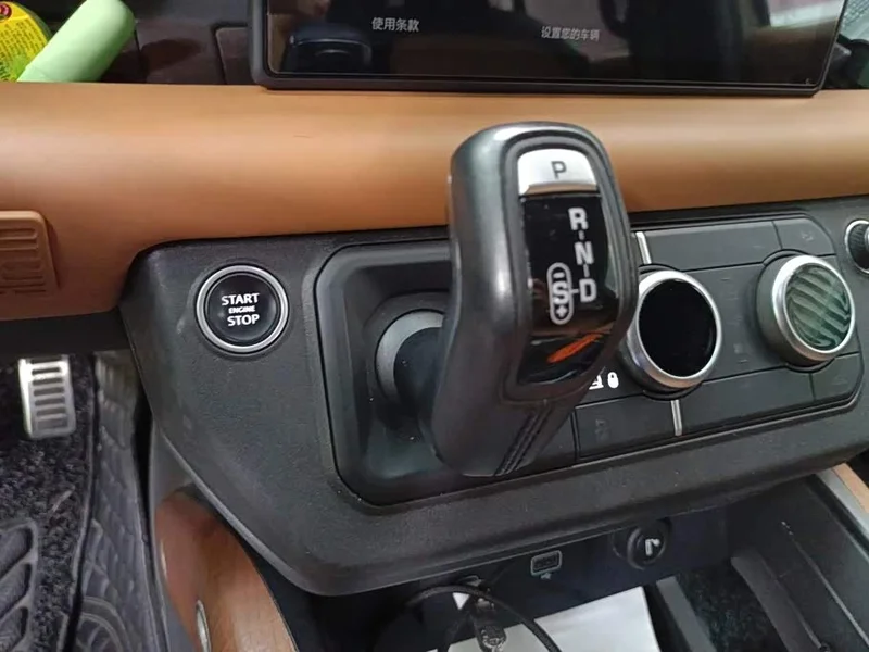Land Rover Defender — фото 16