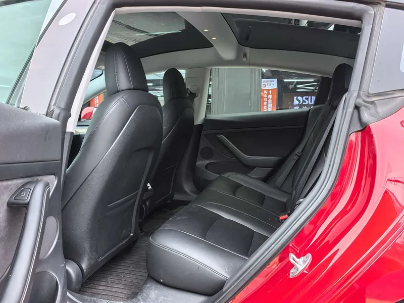 Tesla Model 3 — фото 11