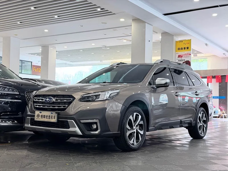 Subaru Outback — фото 1