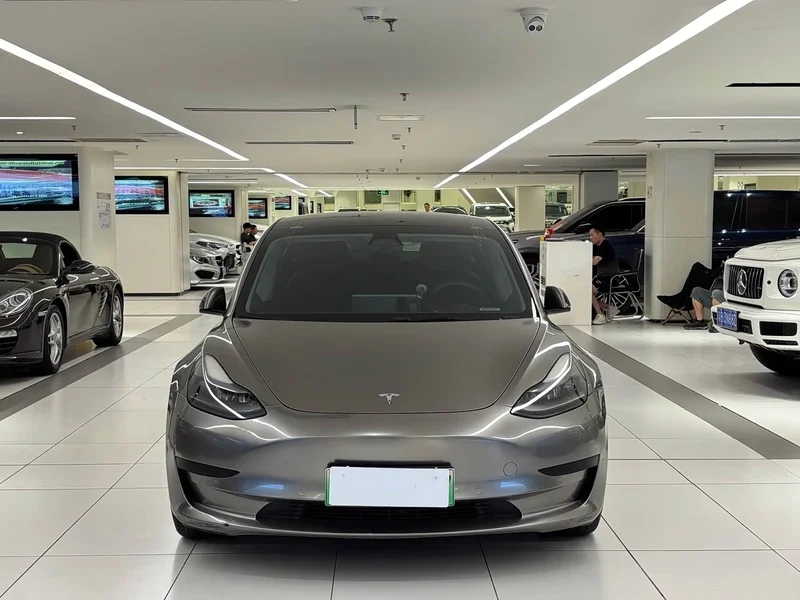 Tesla Model 3 — фото 2