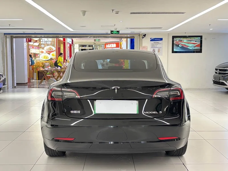 Tesla Model 3 — фото 5