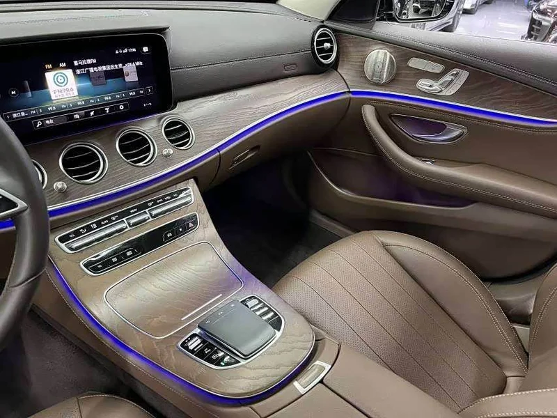 Mercedes-Benz E-Class — фото 11
