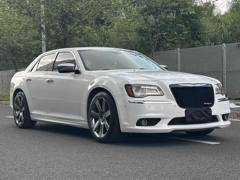 Chrysler 300C (Imported) — фото 1