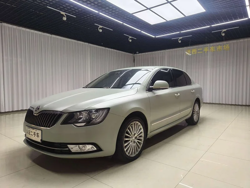 Skoda Superb — фото 1