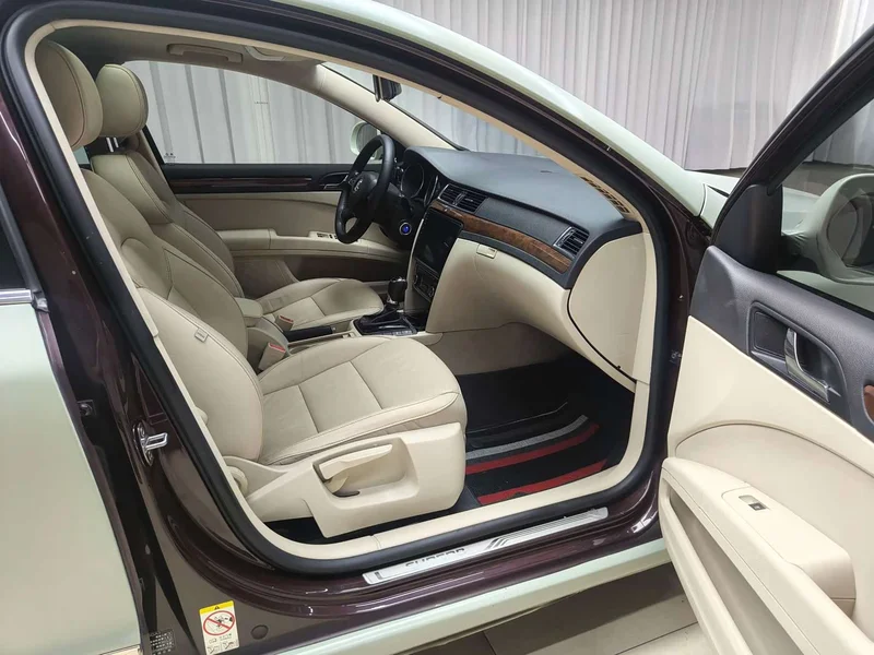 Skoda Superb — фото 11