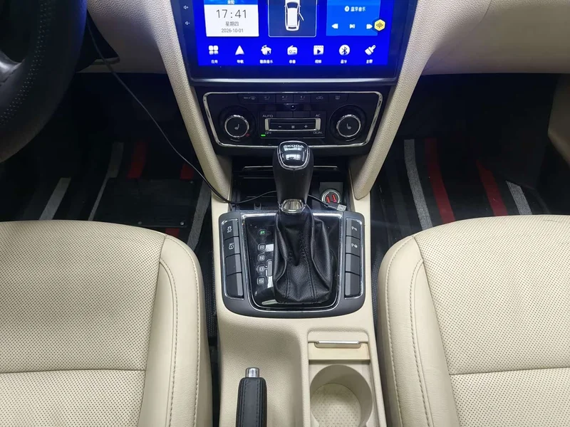 Skoda Superb — фото 16