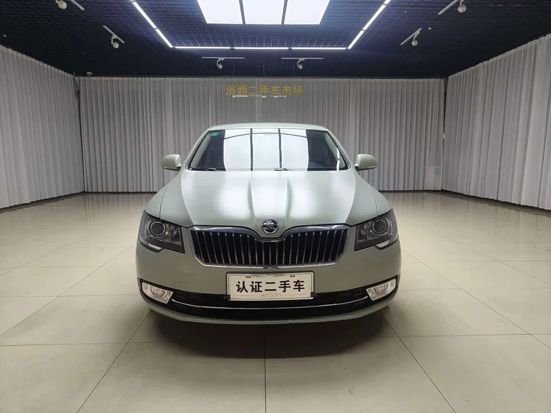 Skoda Superb — фото 2