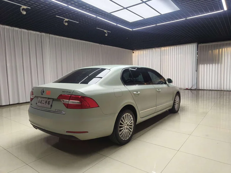 Skoda Superb — фото 5