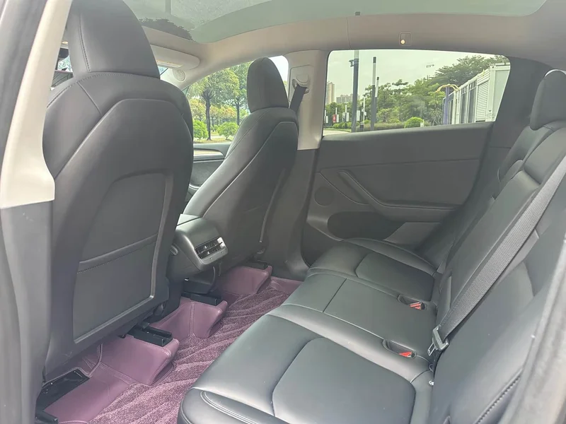 Tesla Model Y — фото 11