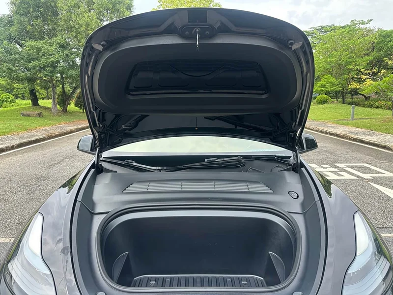 Tesla Model Y — фото 17