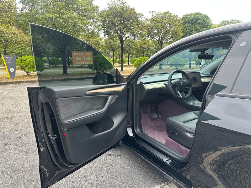 Tesla Model Y — фото 9