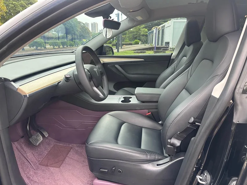 Tesla Model Y — фото 10