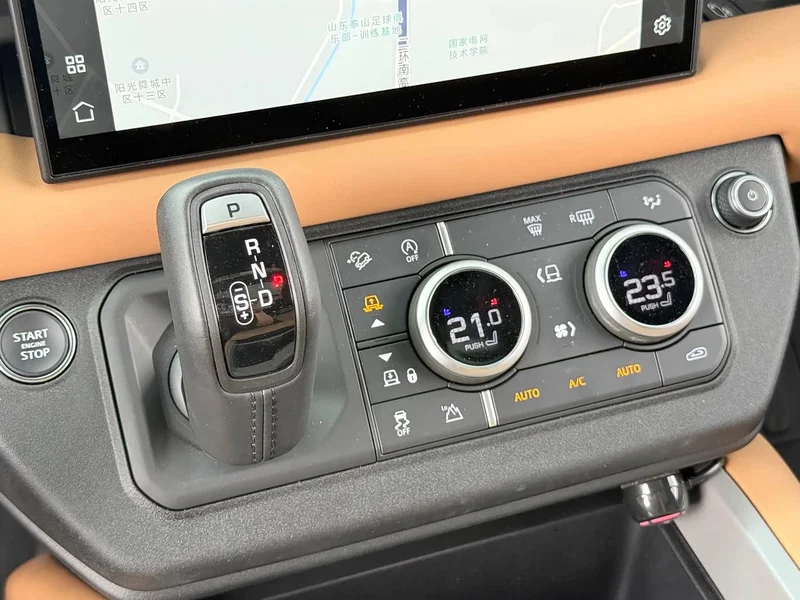 Land Rover Defender — фото 17