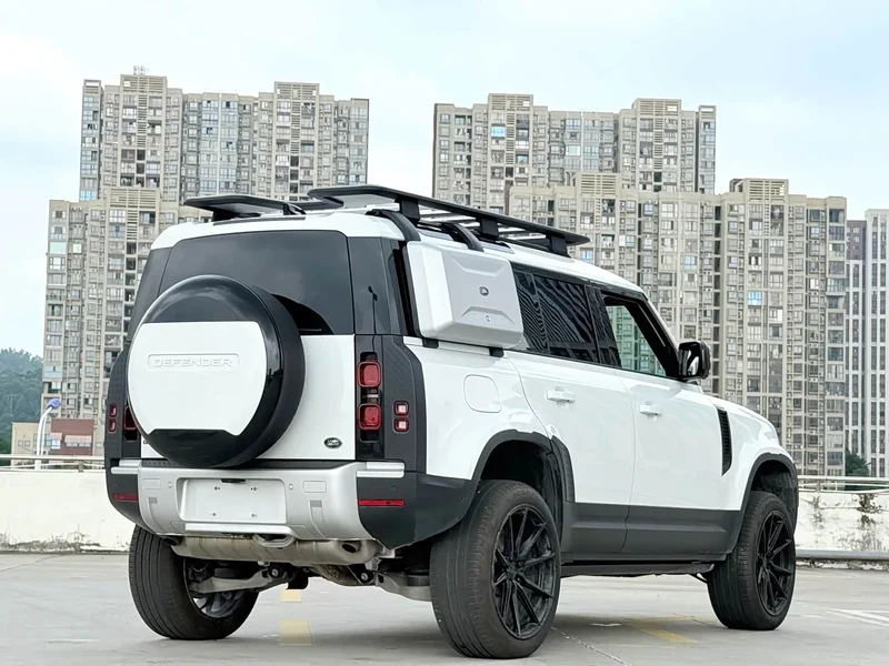 Land Rover Defender — фото 10