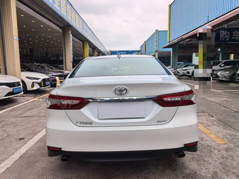 Toyota Camry — фото 11
