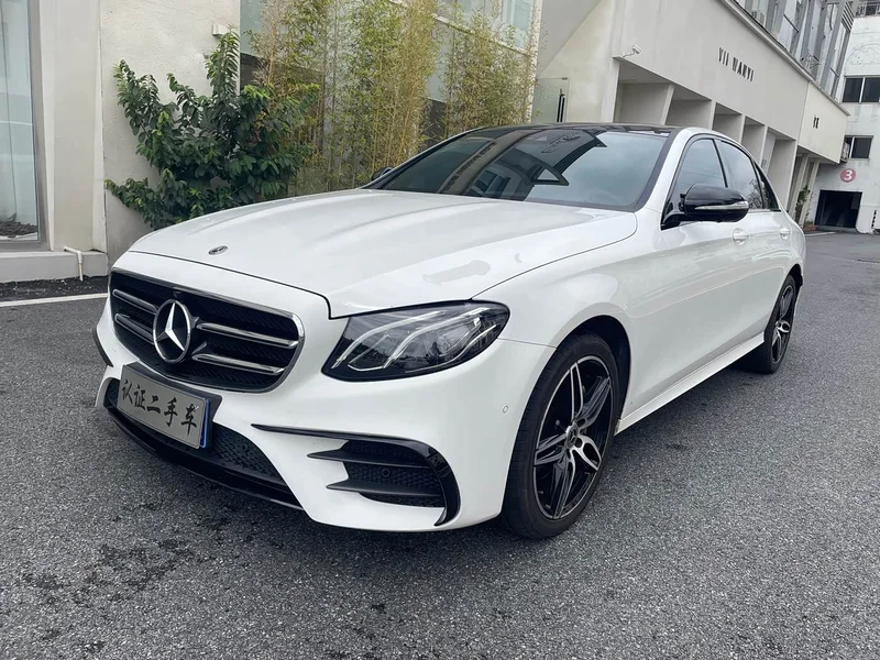 Mercedes-Benz E-Class — фото 1