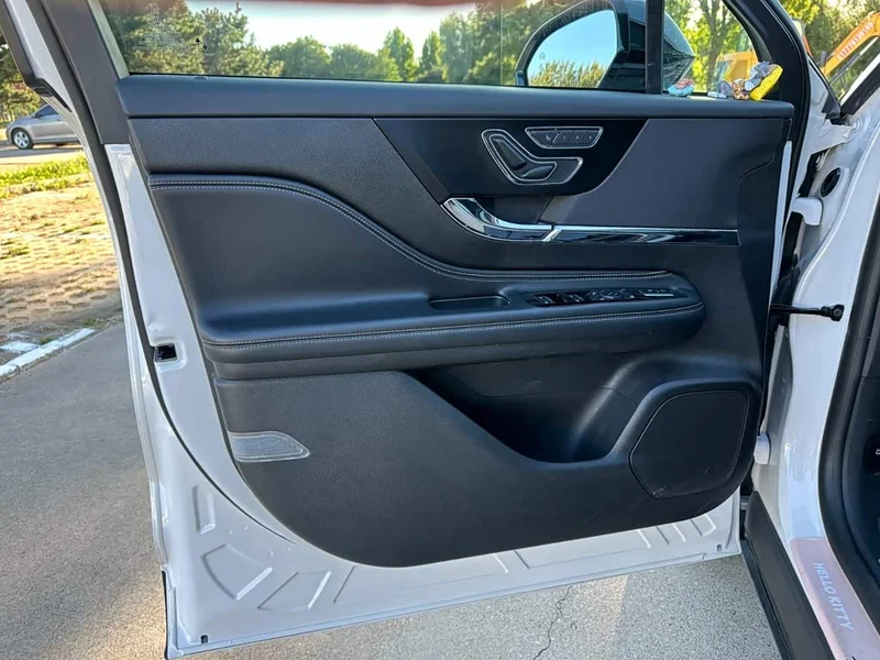 Jeep Renegade — фото 14