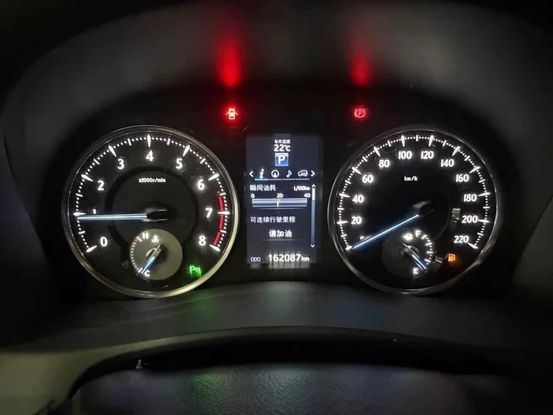 Toyota Alphard — фото 9