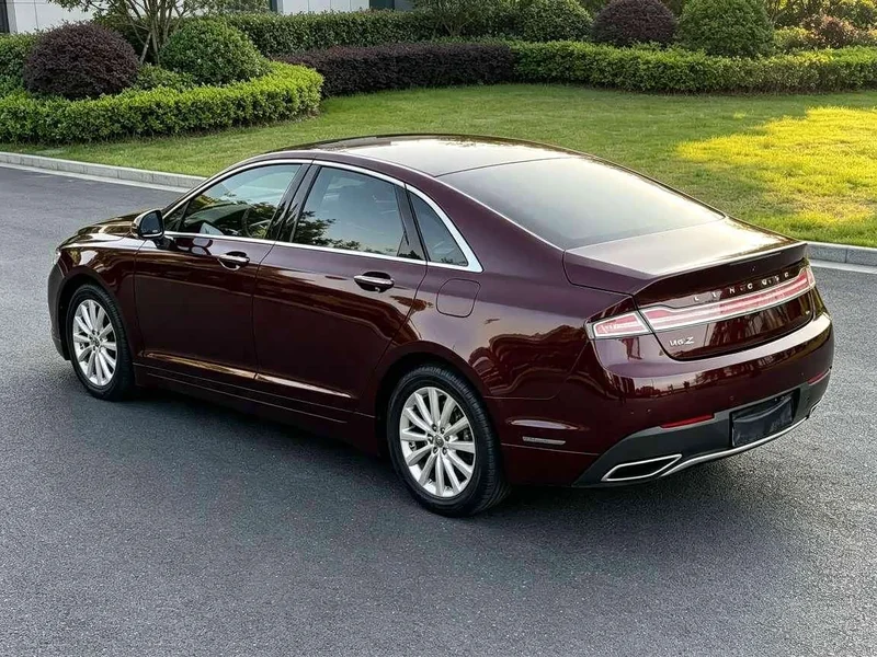 Lincoln MKZ — фото 8