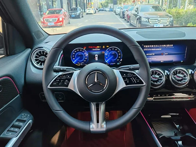 Mercedes-Benz EQB — фото 11
