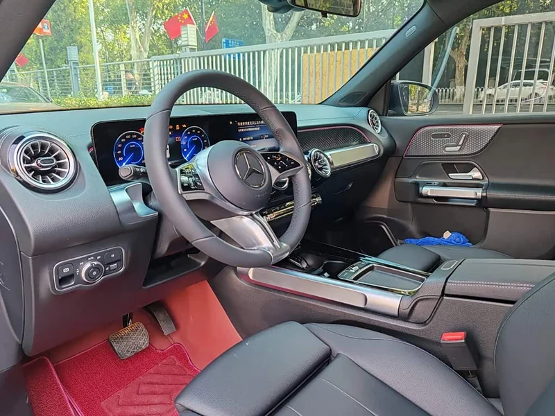 Mercedes-Benz EQB — фото 14