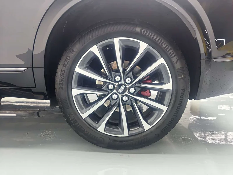 Cadillac XT5 — фото 16