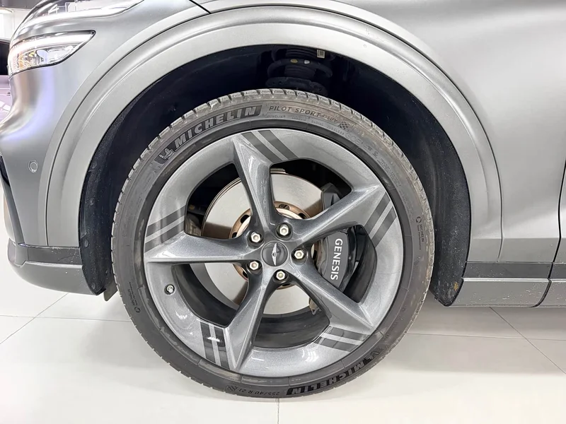 Genesis GV70 — фото 18
