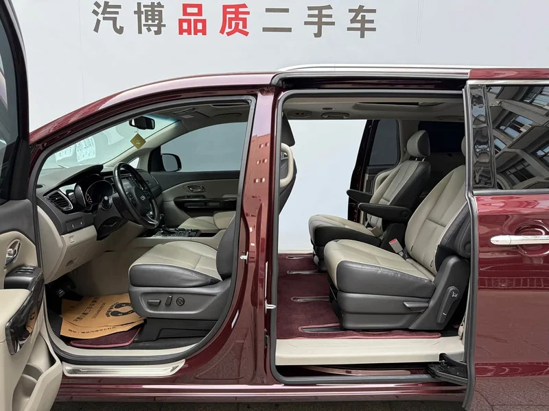 Kia Carnival — фото 11