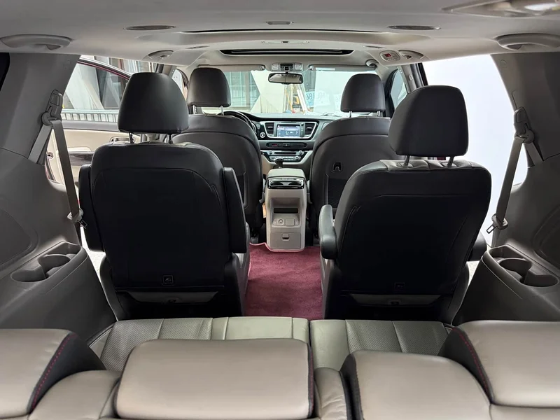 Kia Carnival — фото 21