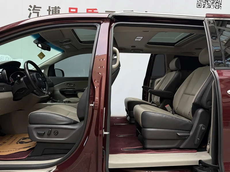 Kia Carnival — фото 22