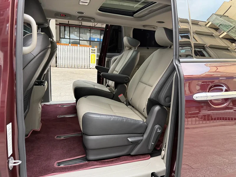 Kia Carnival — фото 25